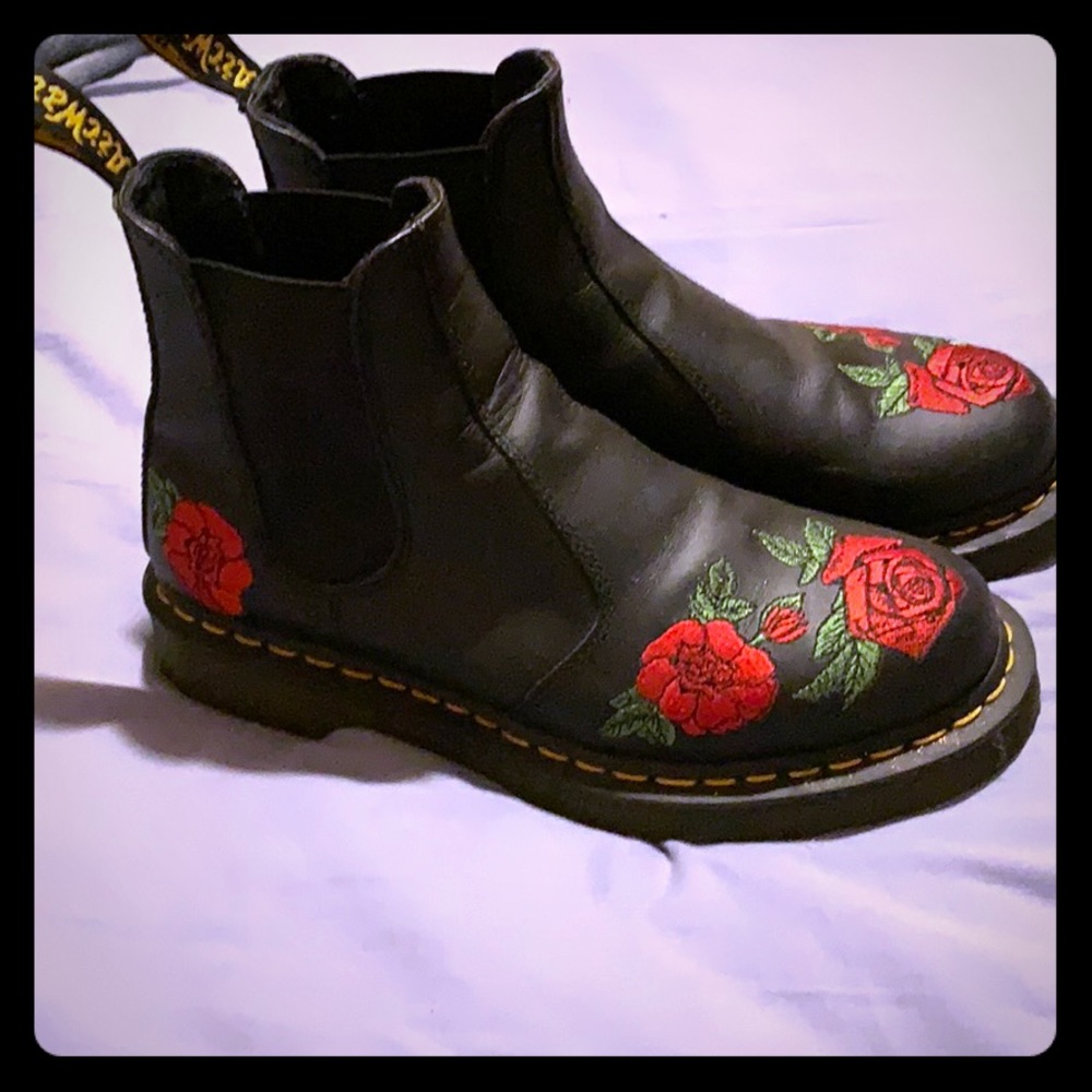 Doc Martens 2976 Chelsea Boots Vonda Style